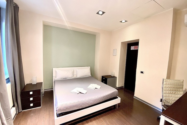 Room 13 of 30
