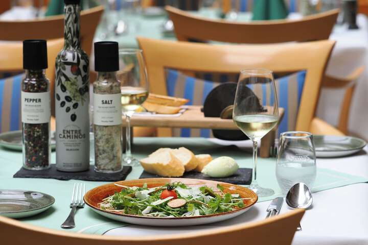 Dining 42 of 68