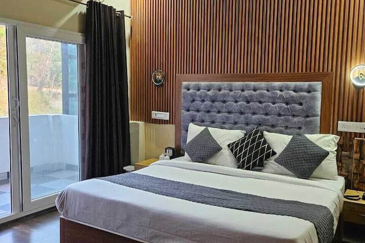 Room 11 of 20