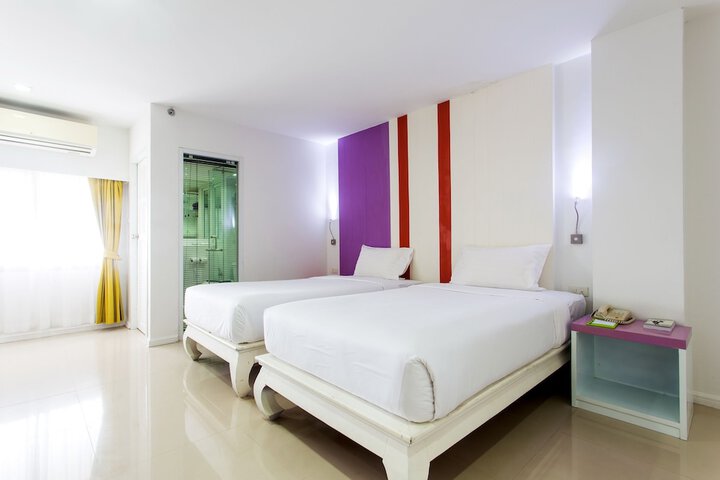 Room 16 of 90