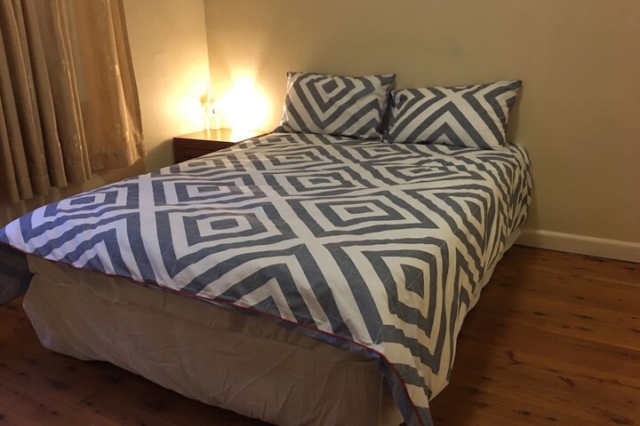 Room 6 of 11