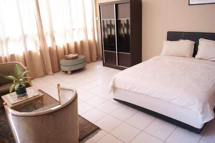 Room 6 of 20
