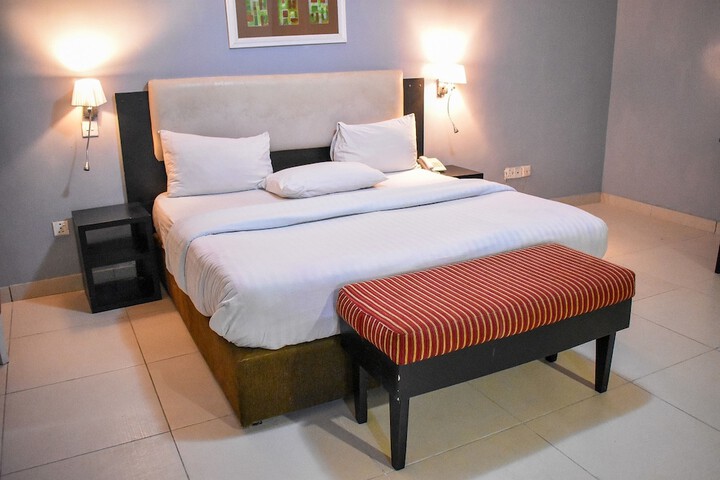 Room 8 of 41