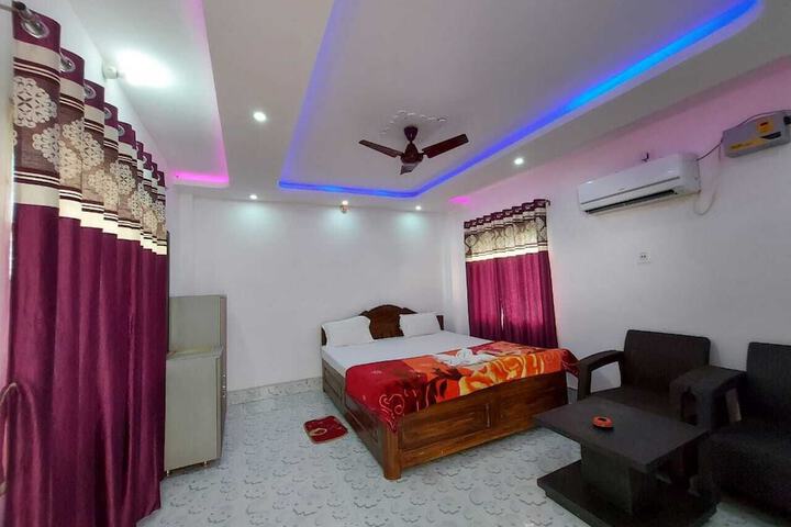 Room 4 of 17