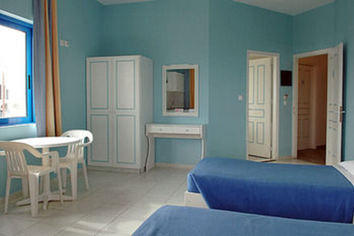 Room 6 of 7