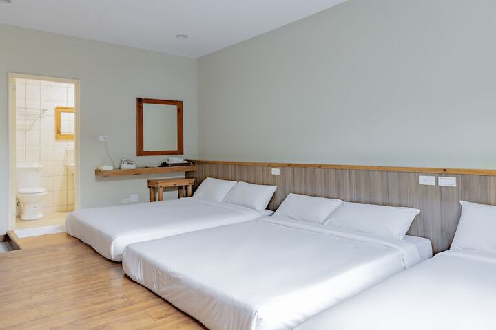 Room 17 of 42