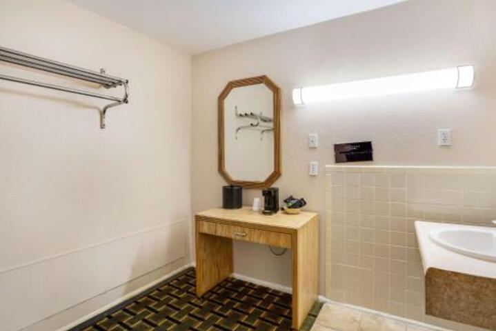 Room 19 of 49