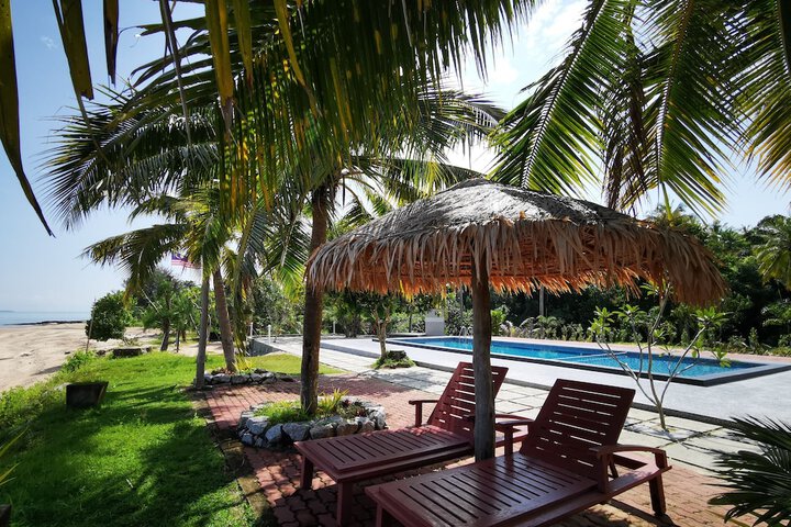 Hotel with Pool