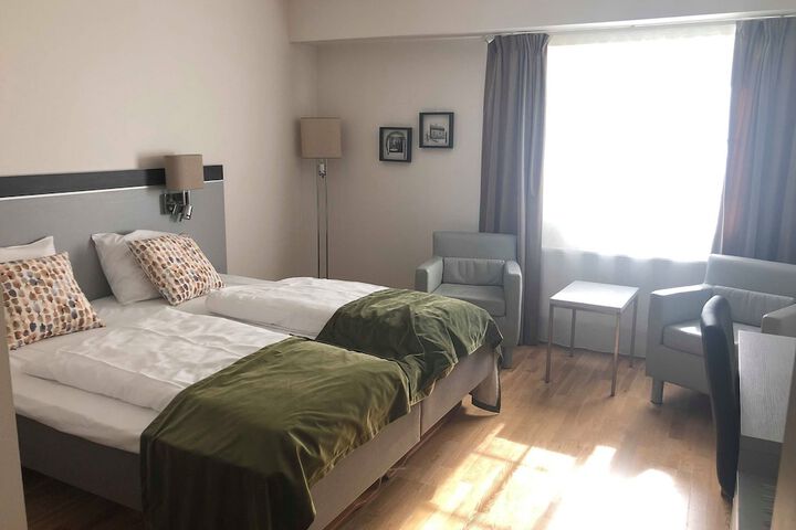 Room 16 of 73