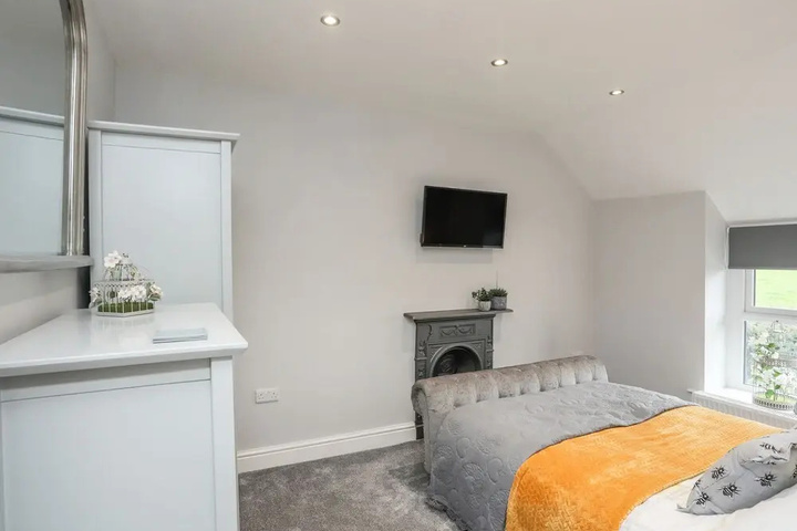 Room 3 of 11