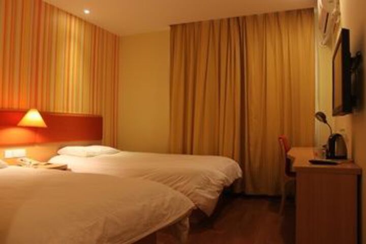 Room 19 of 39
