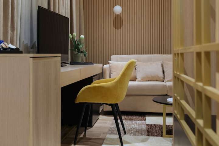 Room 9 of 43