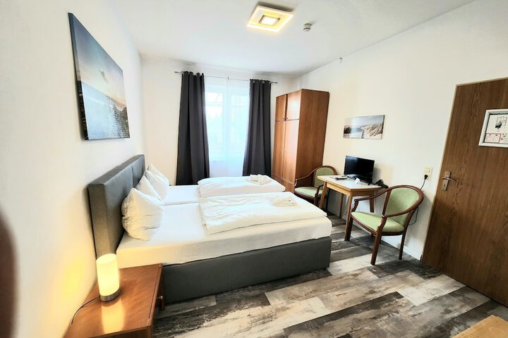 Room 20 of 39