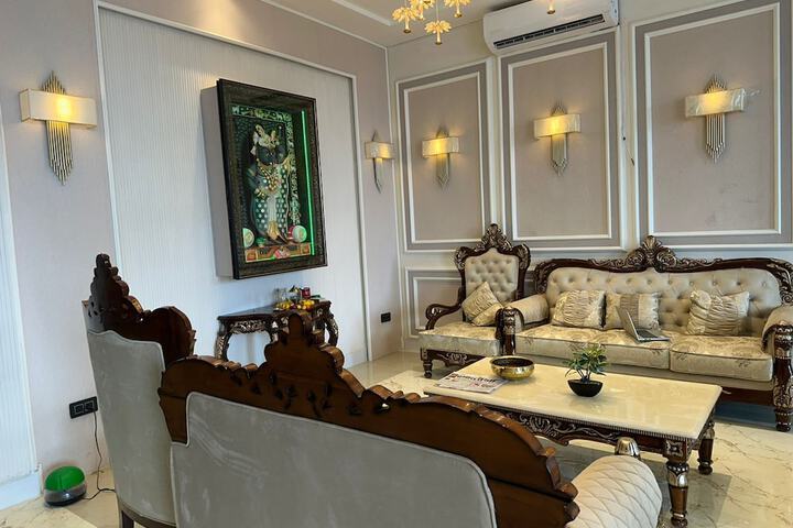 Room 9 of 20