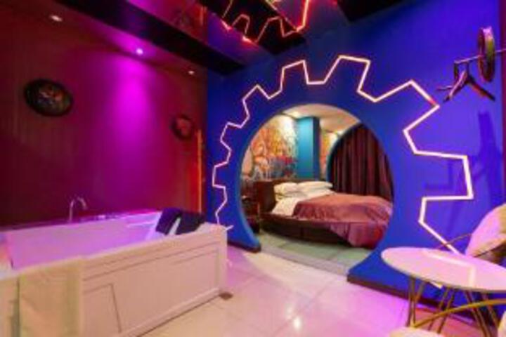 Room 5 of 5