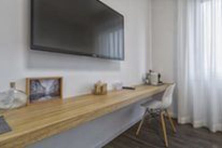 Room 14 of 18