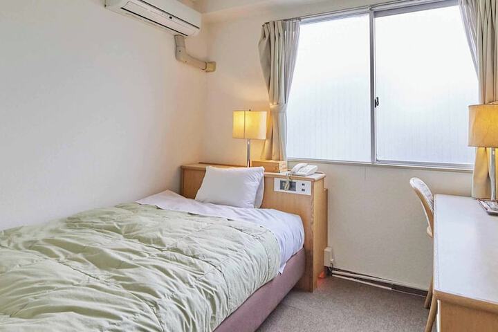 Room 21 of 80