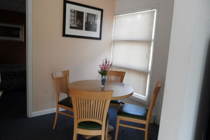 Room 12 of 83