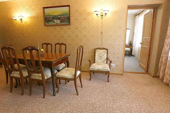 Room 22 of 35
