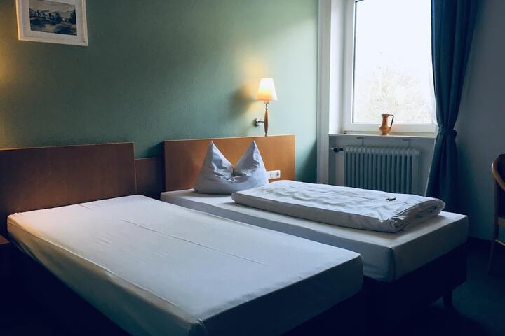 Room 27 of 47