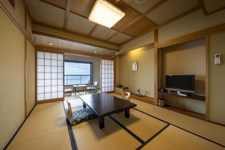 Room 4 of 80
