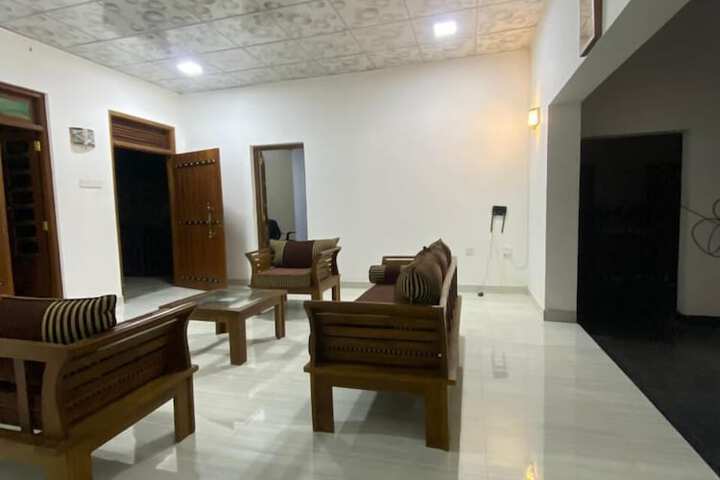 Room 6 of 14