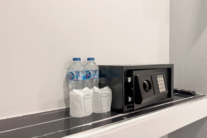 Room 9 of 24