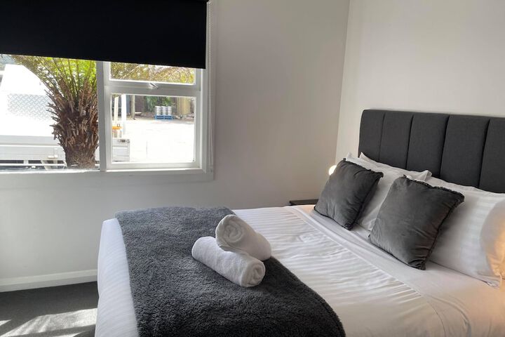 Room 4 of 60