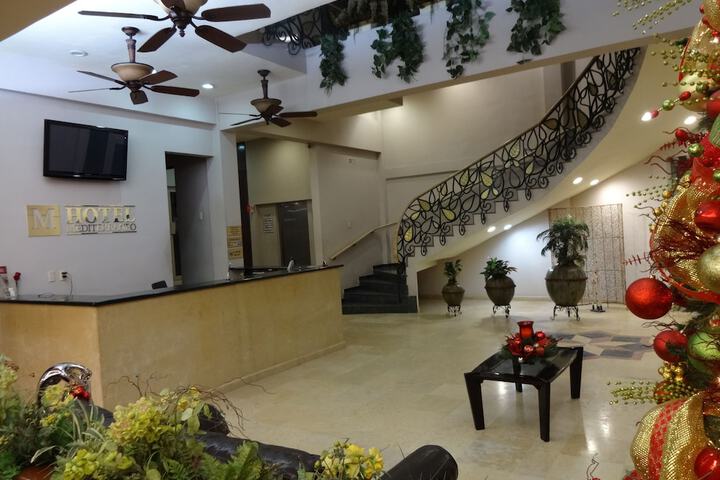 Hotel Interior 9 of 38