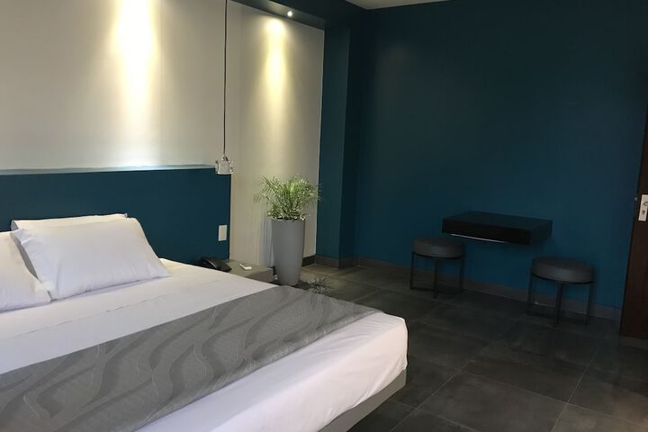 Room 14 of 118