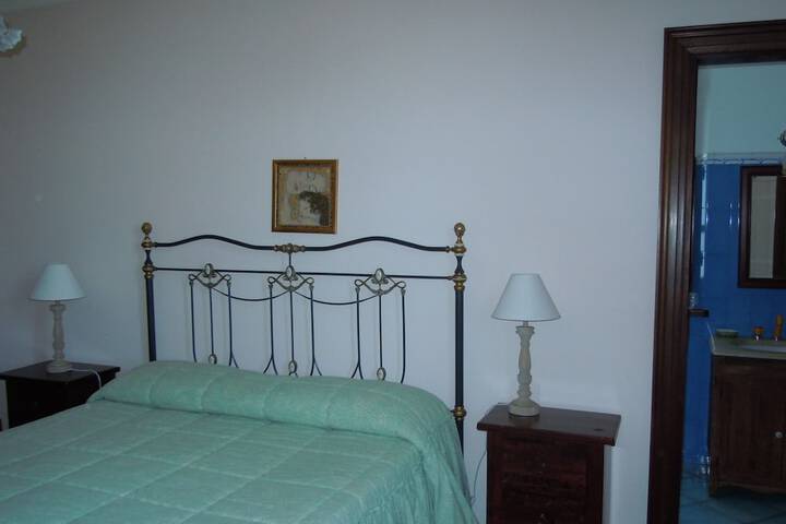 Room 13 of 49