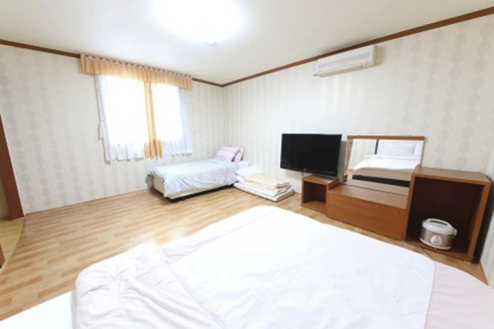 Room 13 of 29