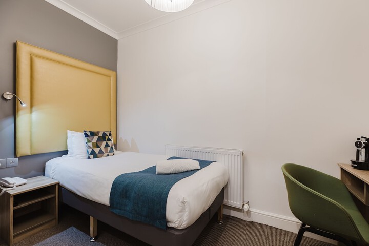 Room 47 of 165