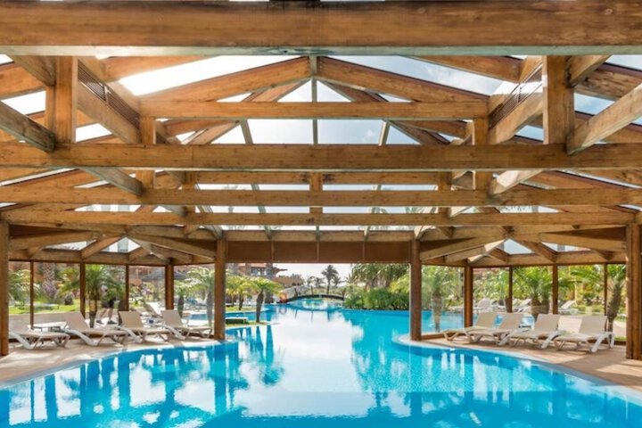 Pool Hotel