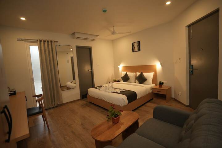 Room 5 of 20