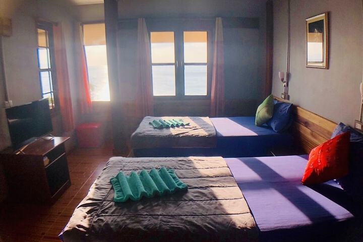 Room 65 of 108