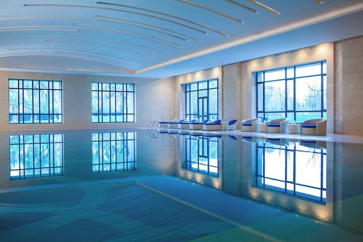 Pool Hotel