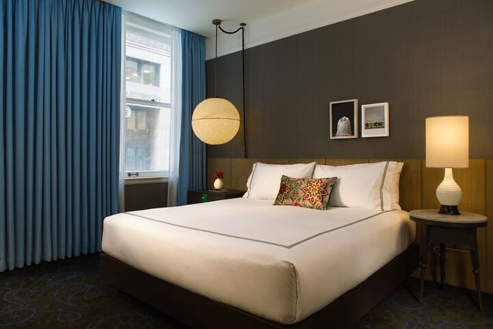 Premium King Bed (15 of 20)