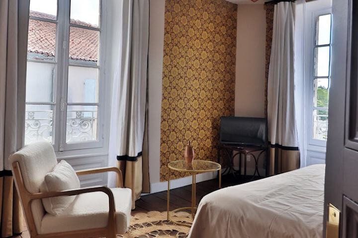 Room 7 of 28