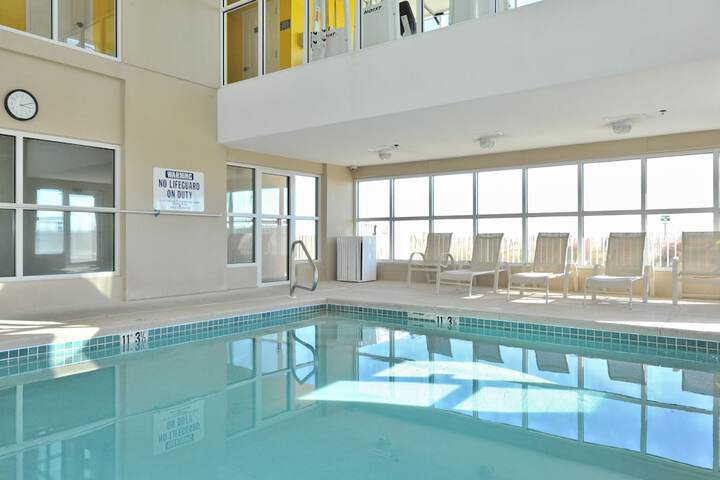 Pool Hotel