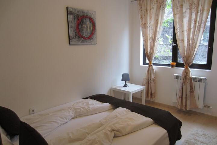 Room 2 of 7