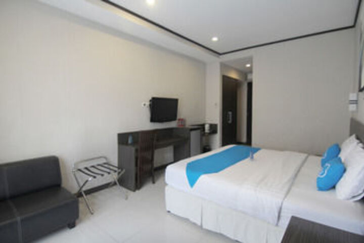 Room 12 of 38