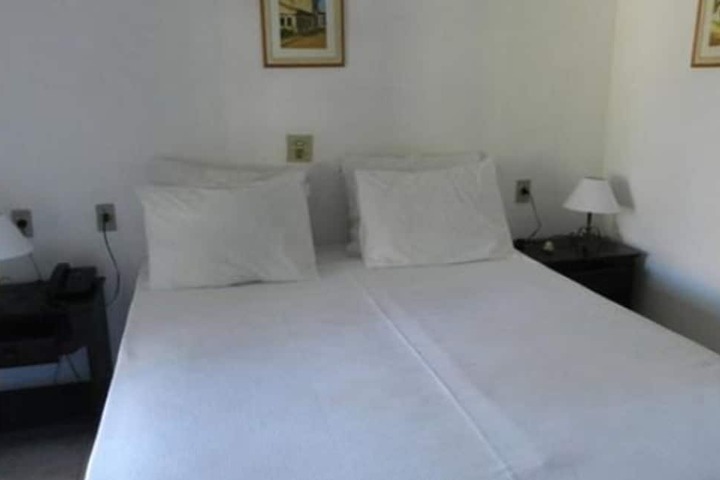 Room 6 of 65