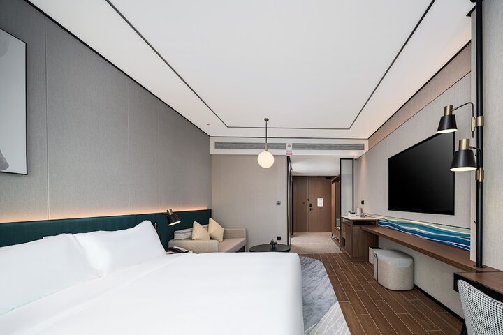Room 10 of 66