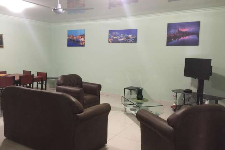 Room 25 of 33