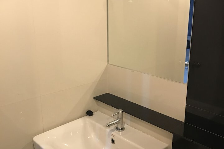 Room 43 of 68