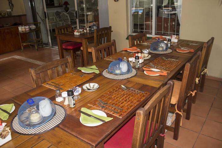 Dining 13 of 17
