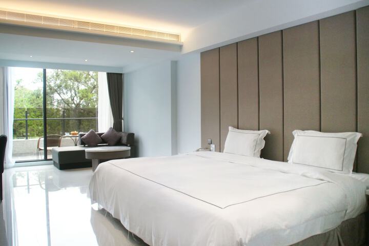 Room 9 of 44