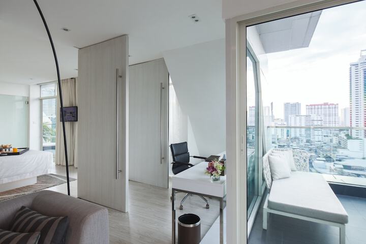 Room 30 of 140