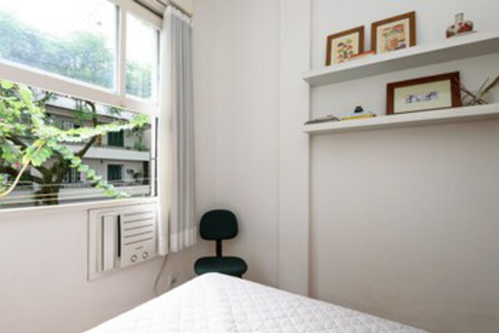 Room 21 of 32